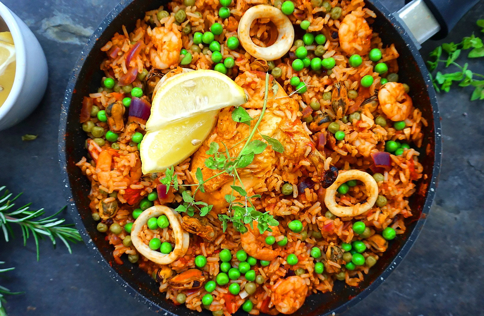 Tavuklu Ve Sucuklu Paella